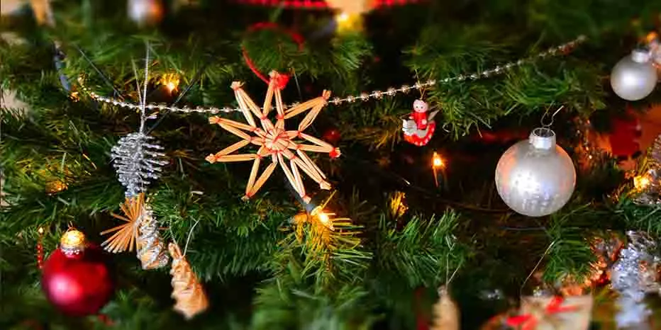 DIY Weihnachten: Dekorieren, ohne Geld auszugeben Dekorieren, ohne Geld auszugeben