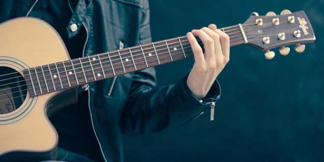 Logement contre services : louer une chambre contre des cours de musique logement contre services